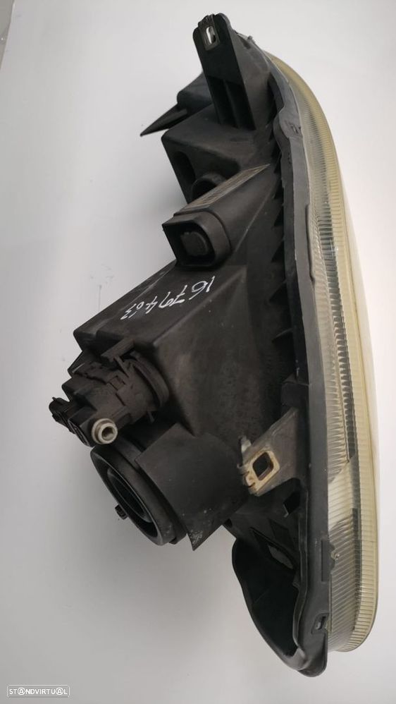 Farol Dto RENAULT TRAFIC II REF. 8200701361 93859832 - 2