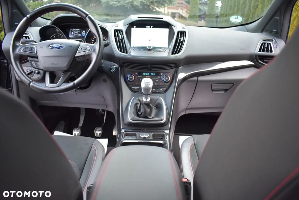 Ford Kuga 1.5 EcoBoost 2x4 ST-Line - 9