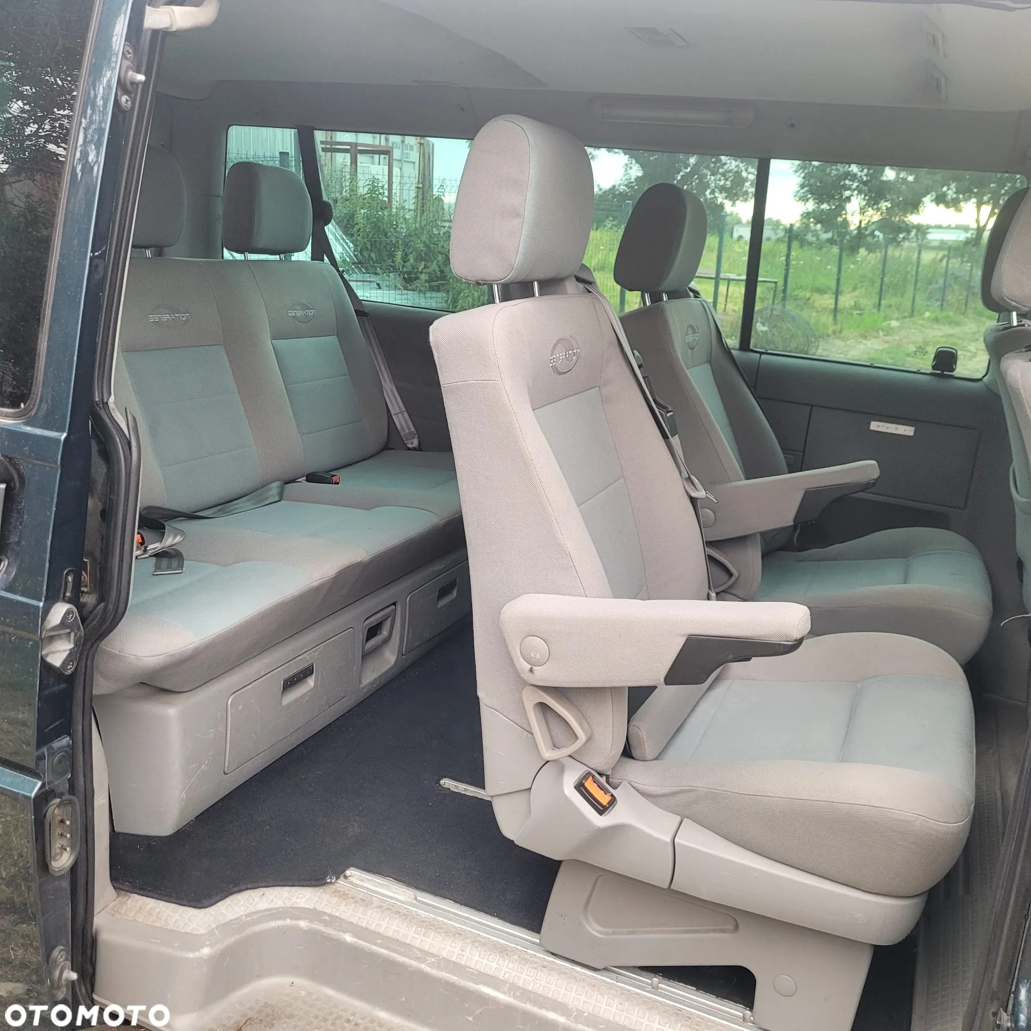 Volkswagen Multivan TDI - 14