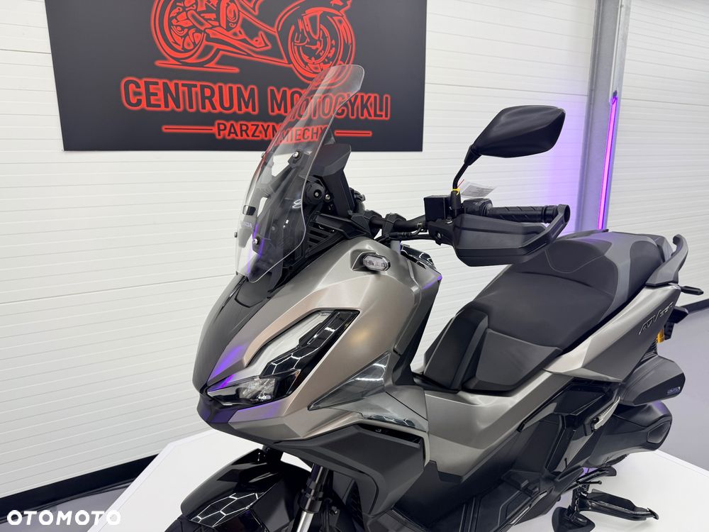 Honda ADV350 - 33