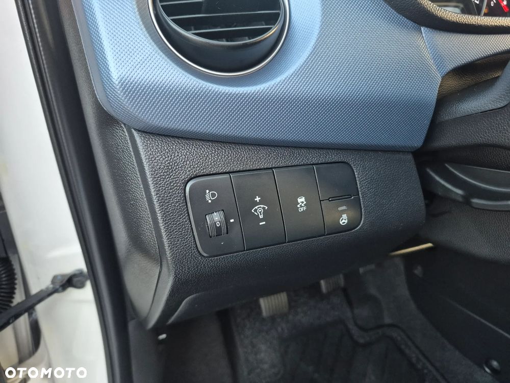 Hyundai i10 1.2 Fifa World Cup Edition - 11