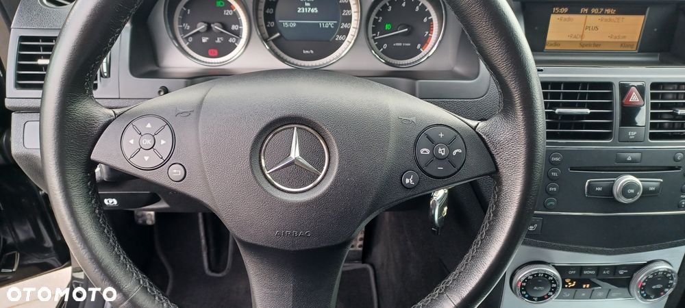 Mercedes-Benz Klasa C 200 Avantgarde Edition - 19