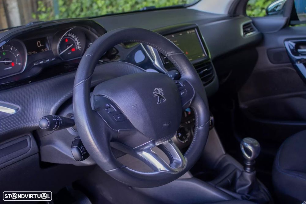 Peugeot 208 1.5 BlueHDi Signature - 11