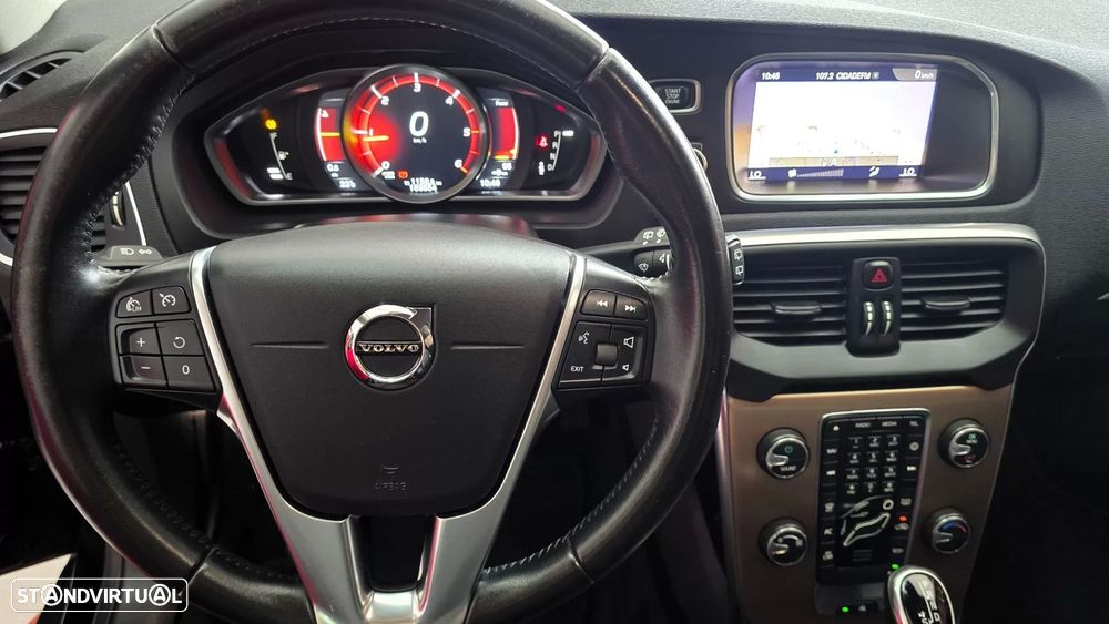 Volvo V40 2.0 D2 Momentum Geartronic — fotografia 20