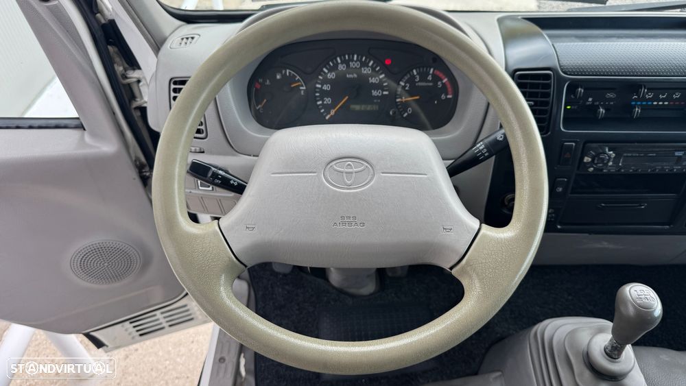 Toyota Dyna 3.0 D-4D C/ Cesto Elevatório - 28