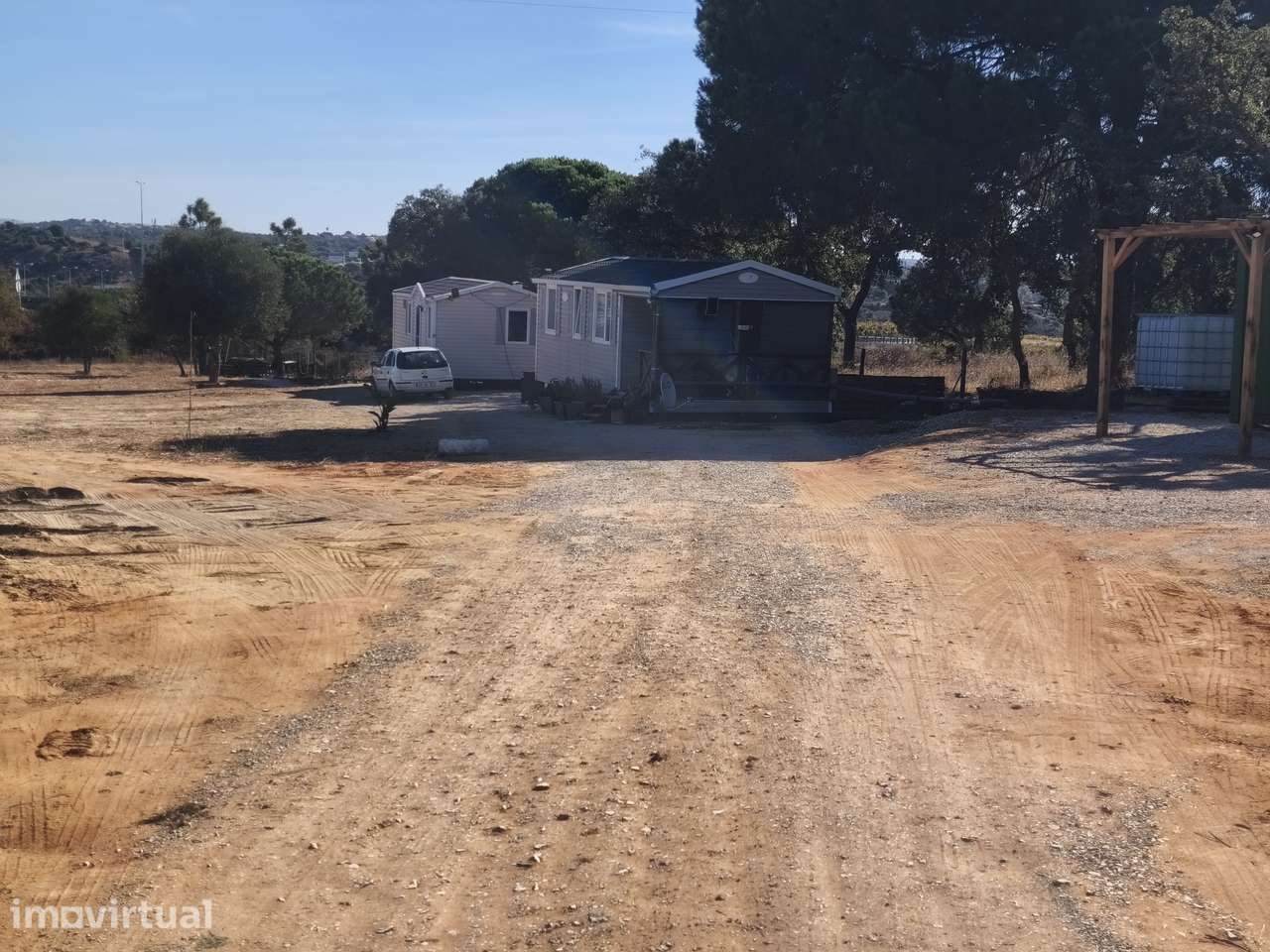 Pêra, Terreno Rústico 5.850m2 com 2 casas T2 amovíveis com Luz - Grande imagem: 5/10