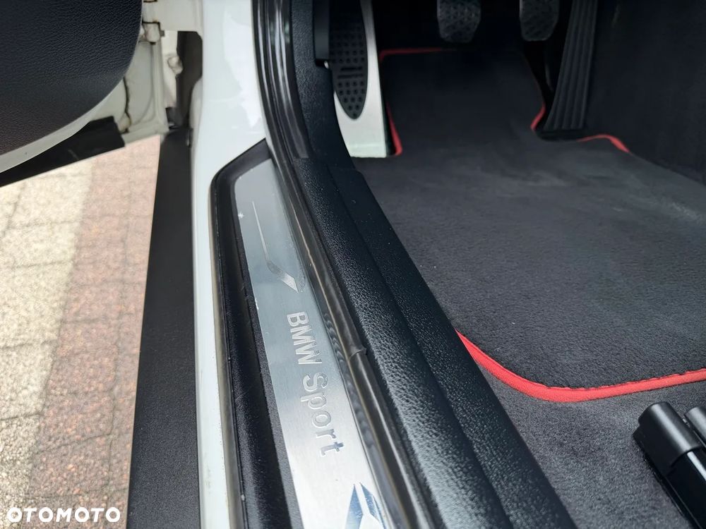 BMW X1 xDrive20d Sport Line - 27