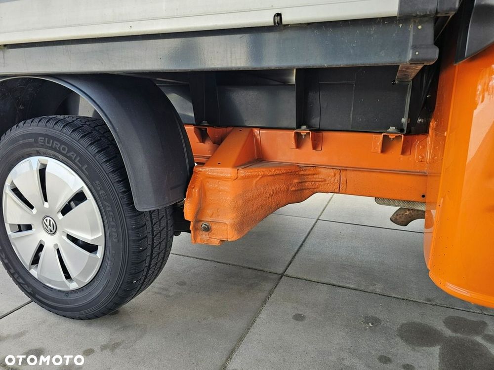 Volkswagen Transporter - 11