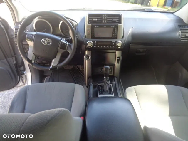 Toyota Land Cruiser - 10