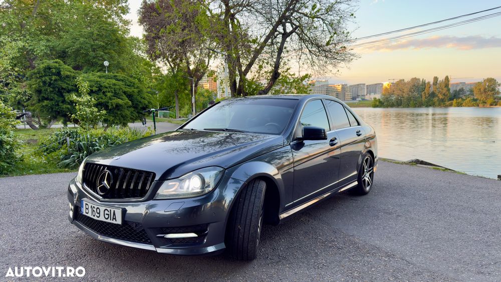 Mercedes-Benz C 250 CGI BlueEFFICIENCY - 2