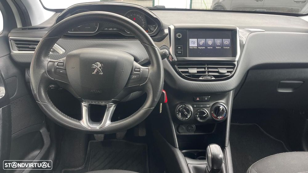 Peugeot 208 1.2 VTi SE Style - 16