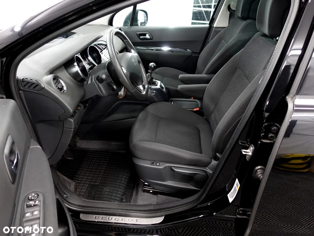 Peugeot 5008 2.0 HDi Allure 7os - 8