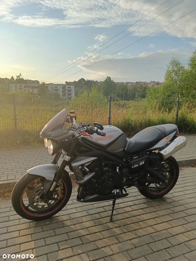 Triumph Street Triple - 7
