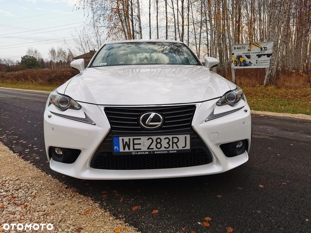 Lexus IS 200t Elite - 18