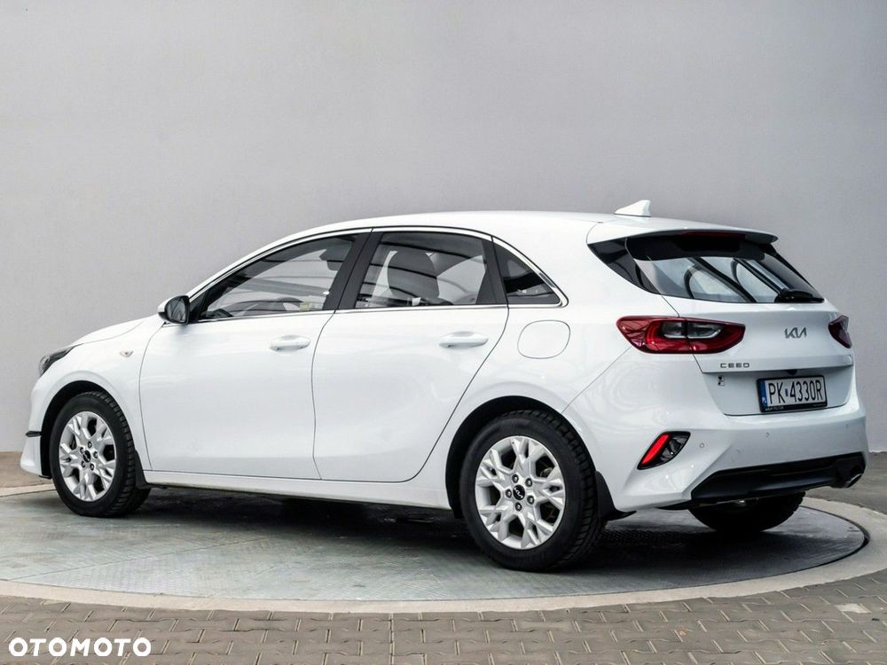 Kia Ceed 1.5 T-GDI M - 3