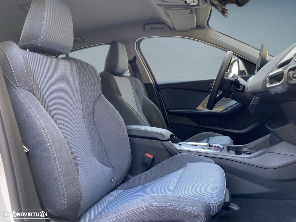 BMW 118 d — fotografia 13