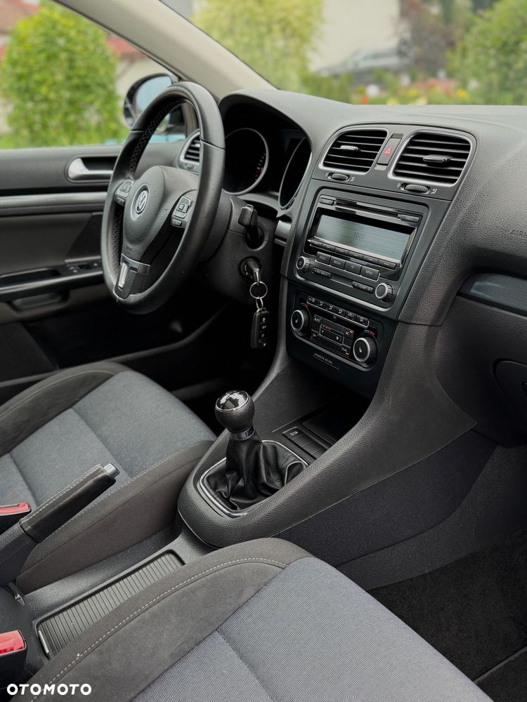 Volkswagen Golf 1.6 TDI DPF Style - 27