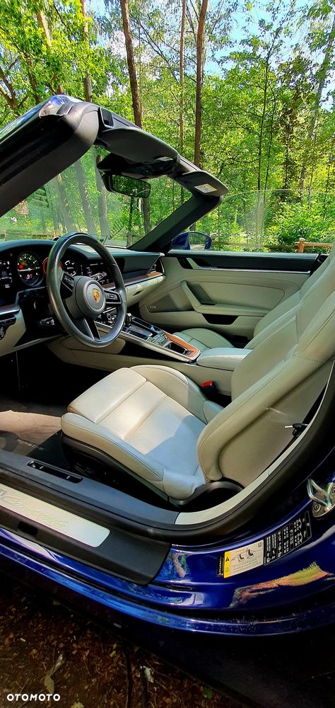 Porsche 911 Carrera 4 - 6