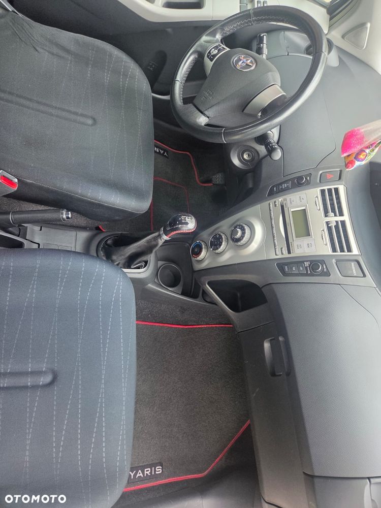 Toyota Yaris 1.4 D-4D Sol - 17