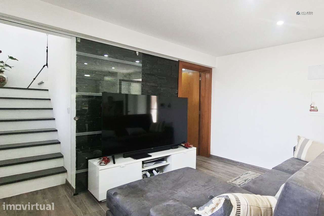 Moradia T3 à Venda em Meinedo, Lousada | Totalmente Remodelada