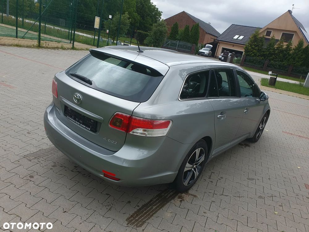 Toyota Avensis 1.8 Sol - 3