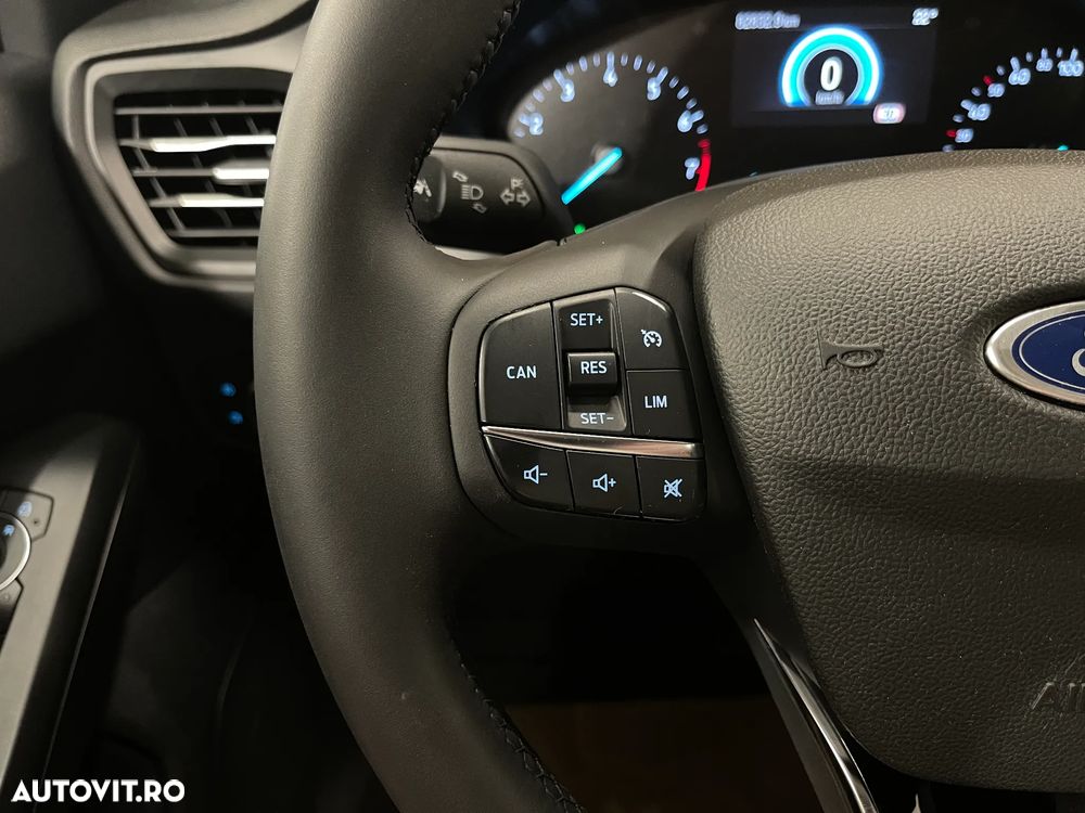 Ford Focus 1.0 EcoBoost Connected - 23