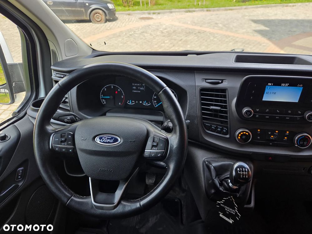 Ford Custom - 13