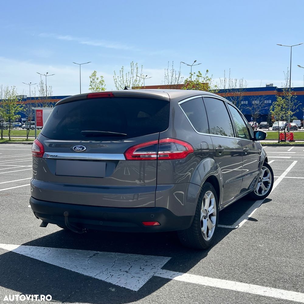 Ford S-Max - 13