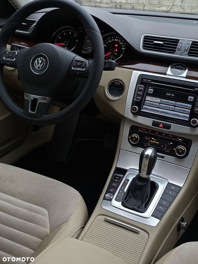Volkswagen Passat - 7