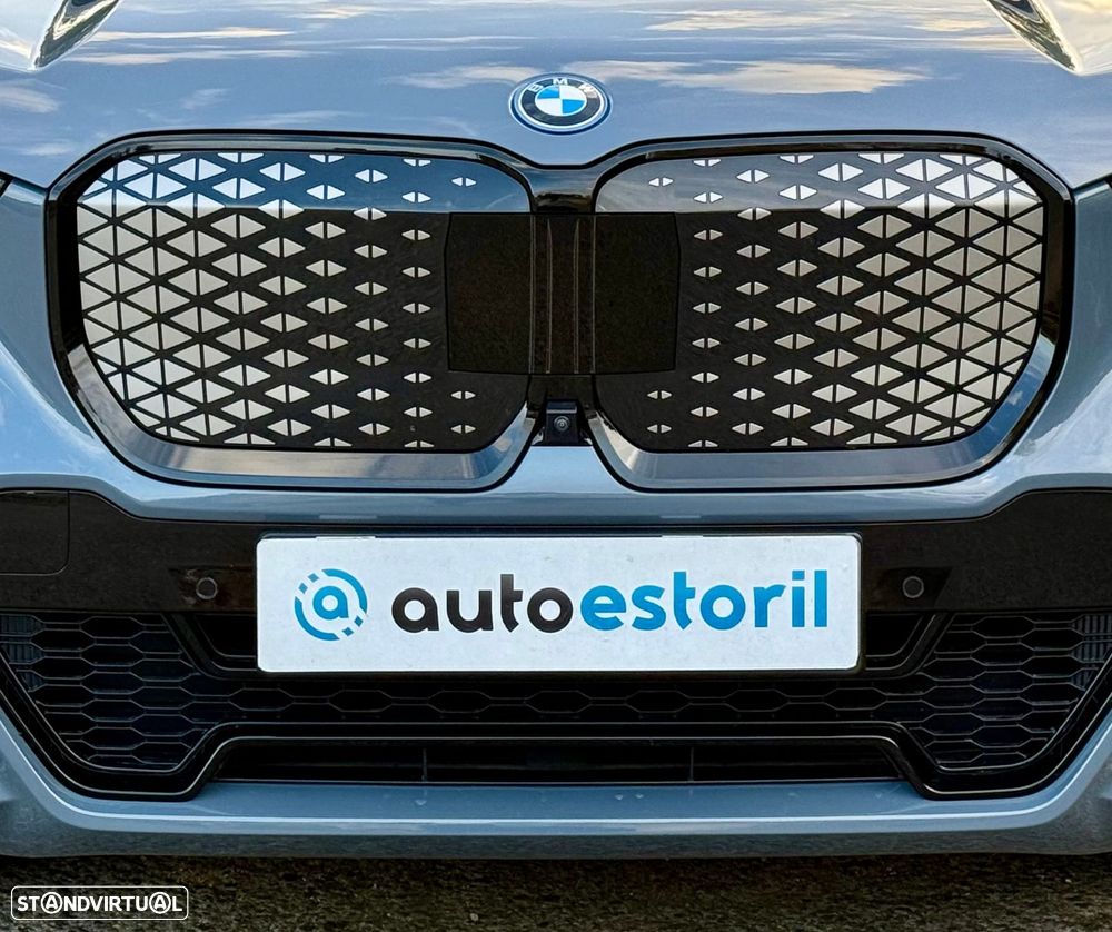 BMW iX1 eDrive20 Pack Desportivo M - 24
