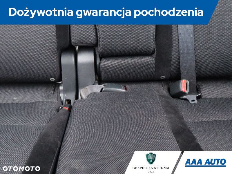 Mitsubishi Outlander - 12