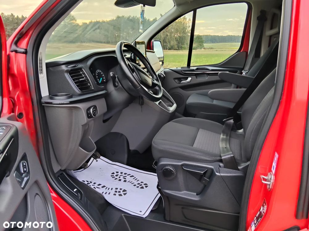 Ford Tourneo Custom - 24
