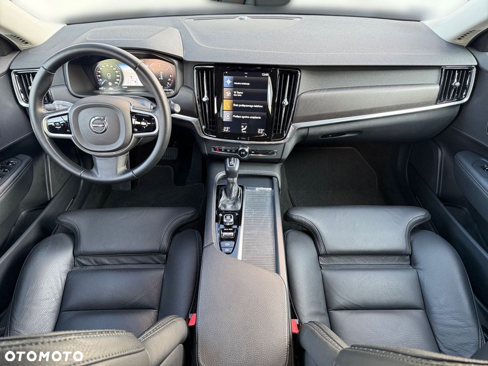 Volvo V90 Cross Country - 15