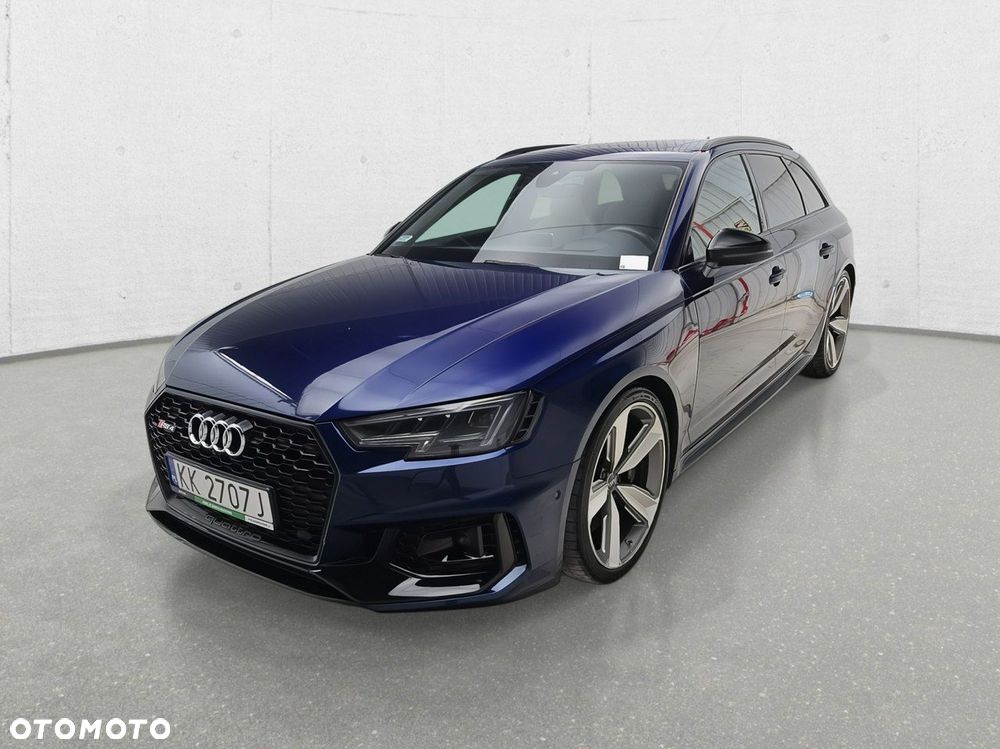 Audi RS4 Limousine - 3