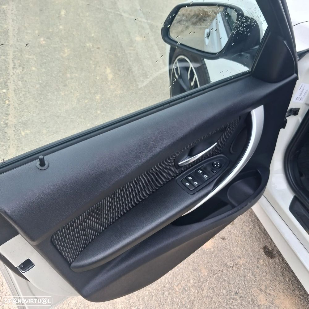 BMW 320 d Sport Line - 8