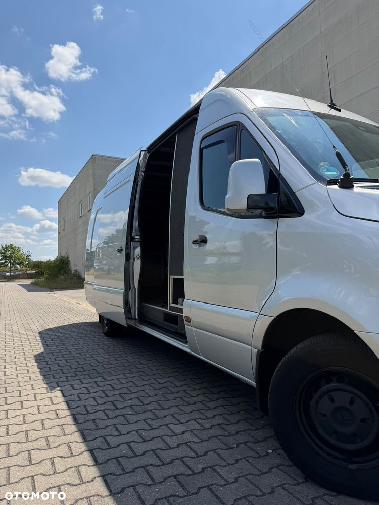 Mercedes-Benz Sprinter - 11