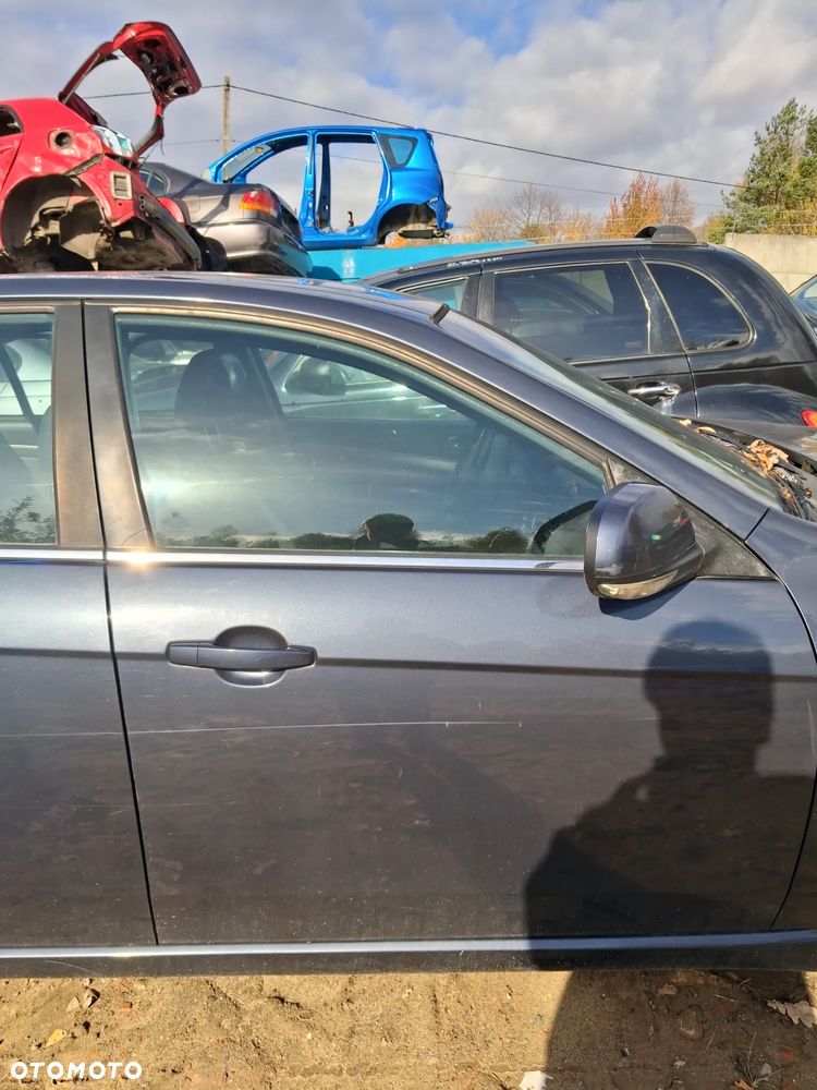 Chevrolet Epica drzwi prawy przod 88U - 1