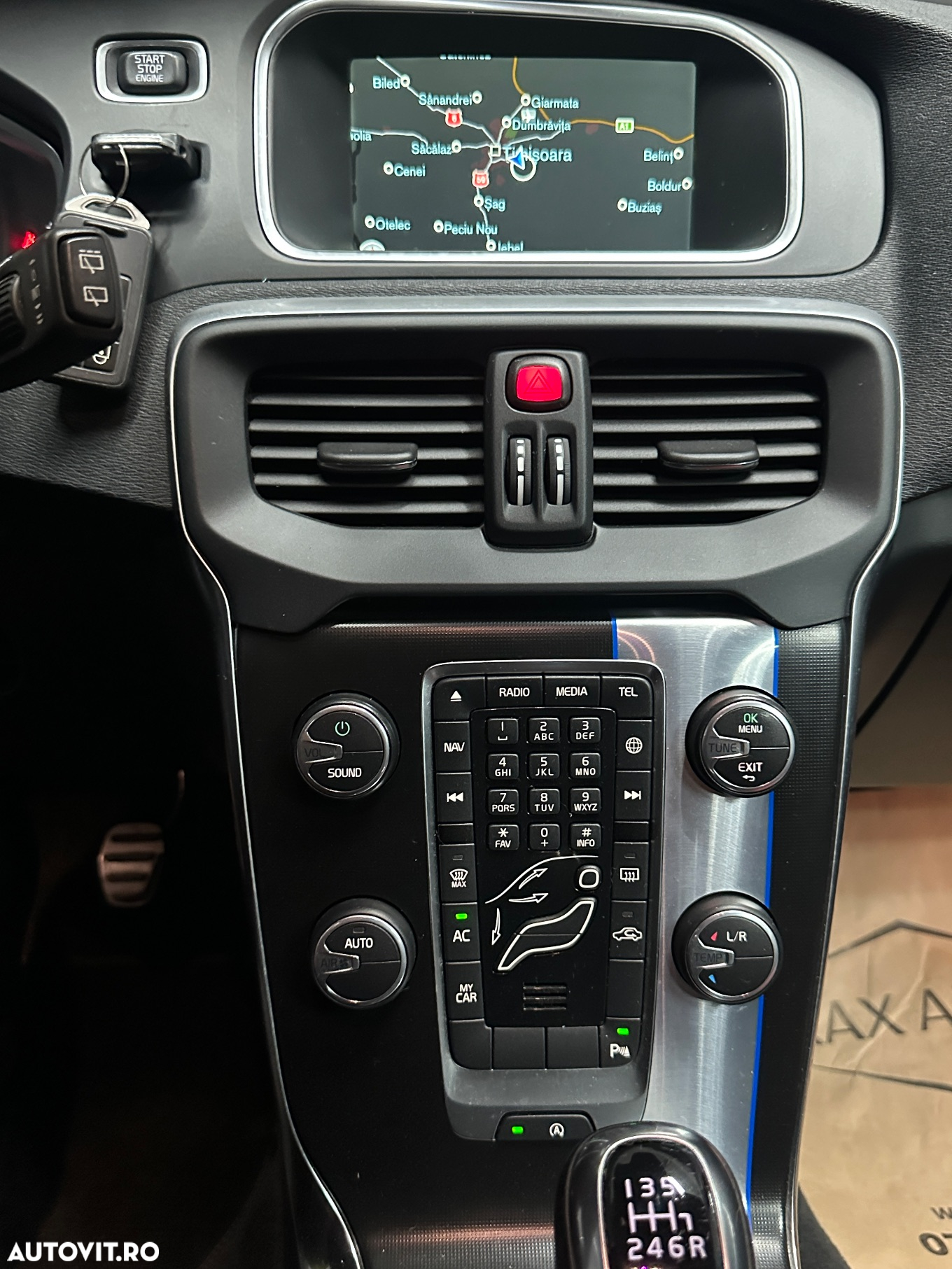 Volvo V40 D4 VEA R-Design - 17