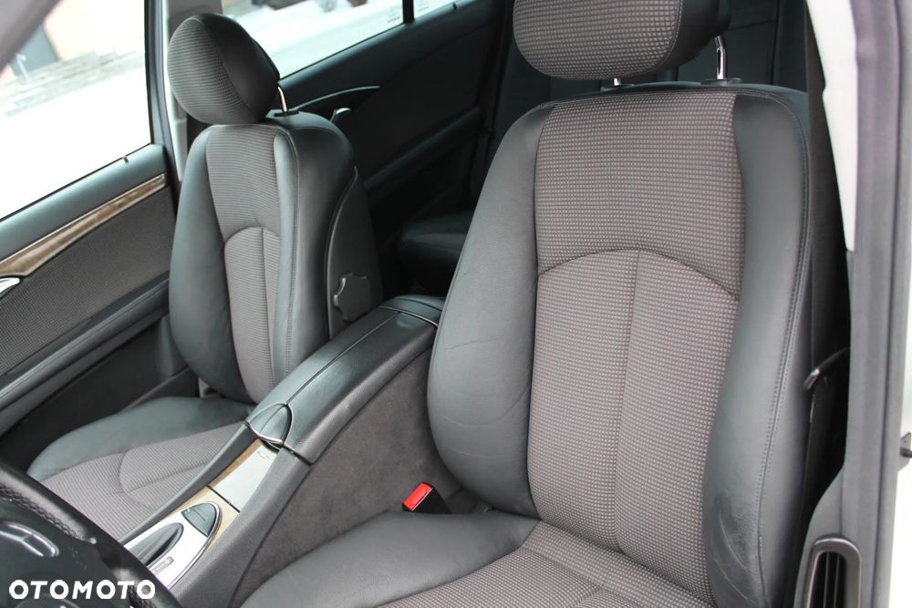 Mercedes-Benz Klasa E 240 4Matic Avantgarde - 20