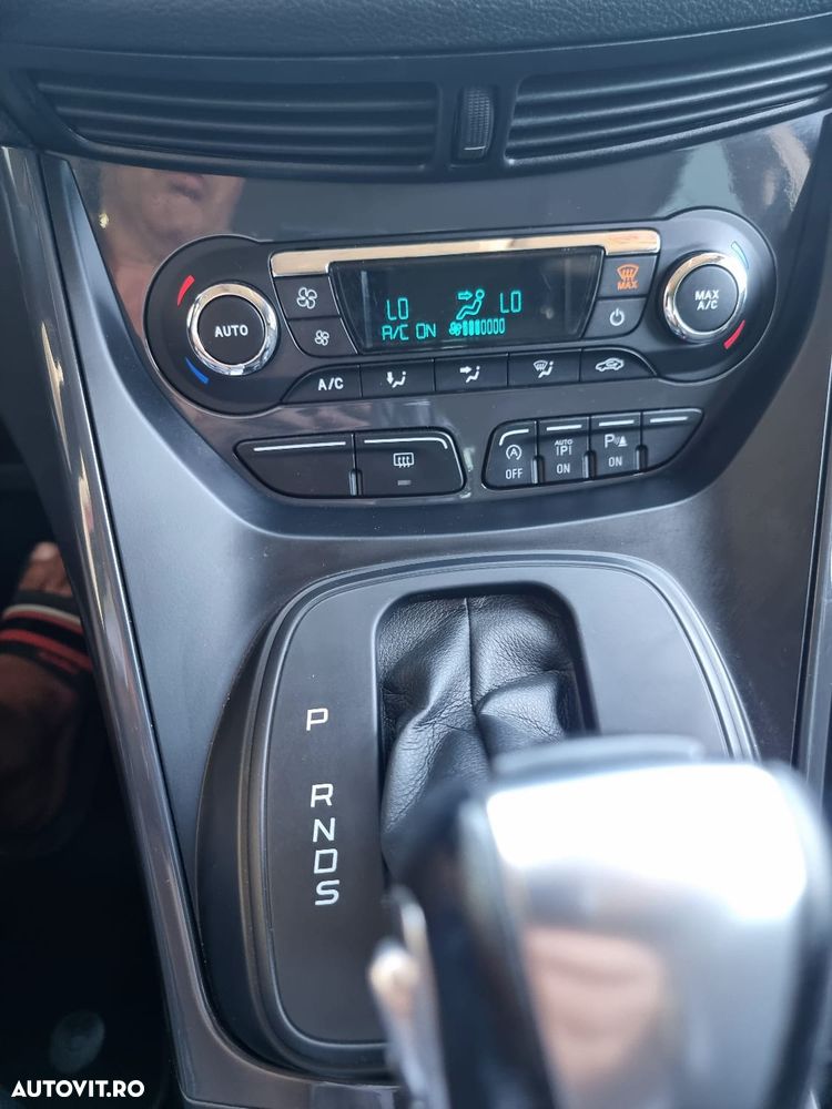 Ford Kuga - 12