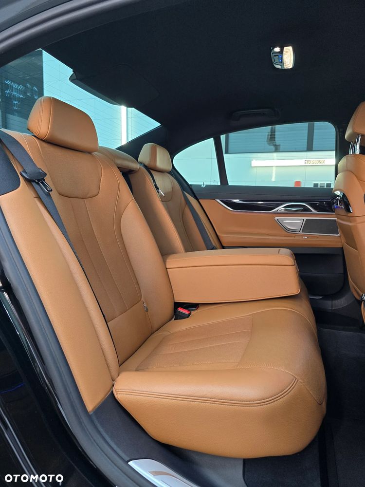 BMW Seria 7 730d xDrive - 35