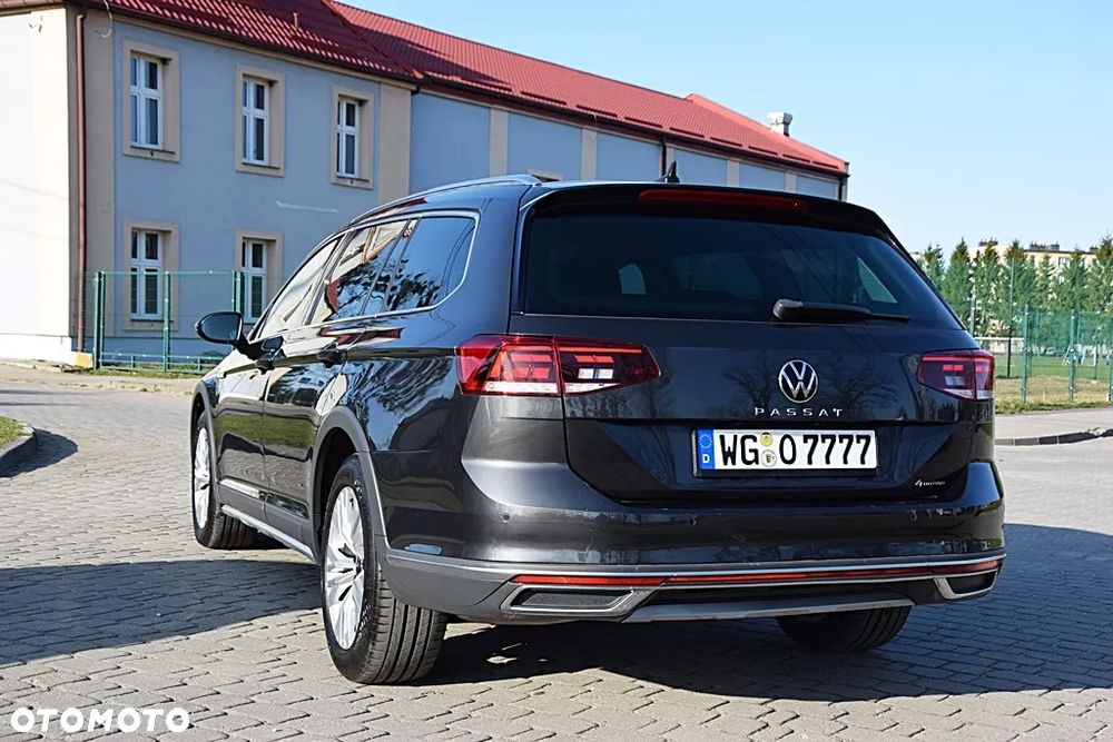 Volkswagen Passat Alltrack 2.0 TDI SCR DSG 4Motion - 3