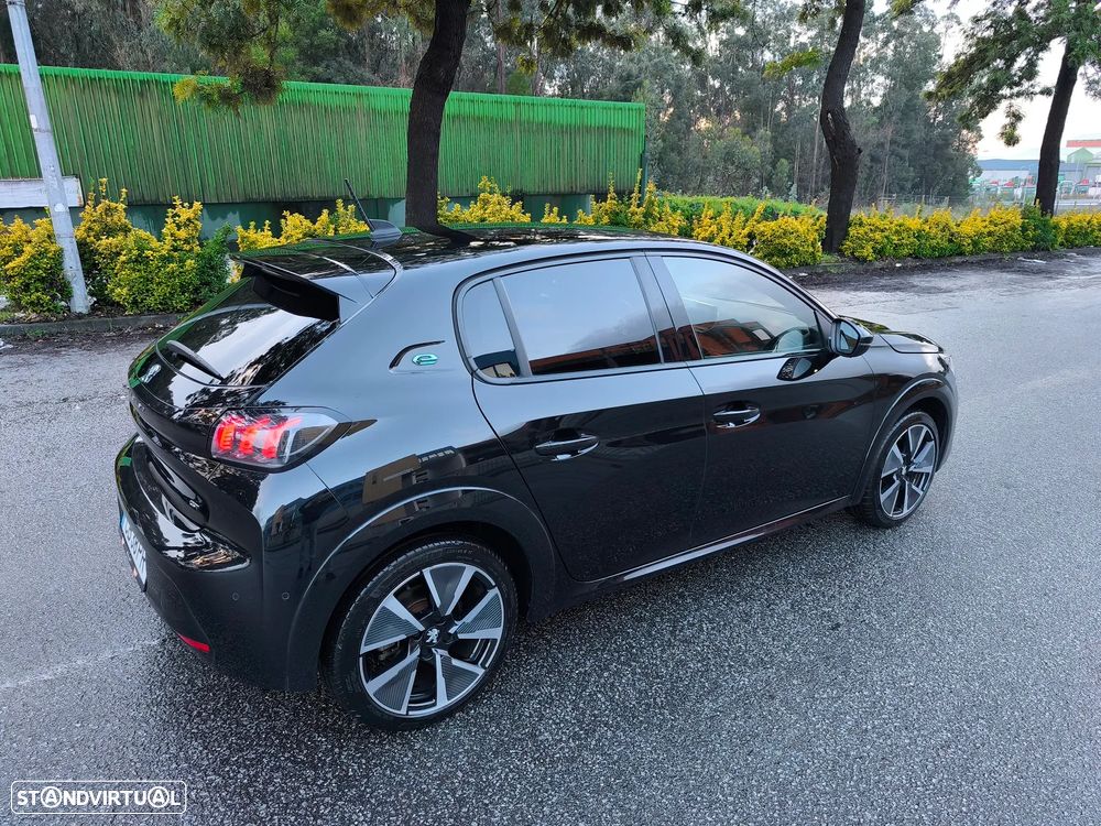 Peugeot e-208 GT - 2