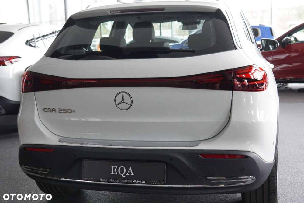 Mercedes-Benz EQA - 6