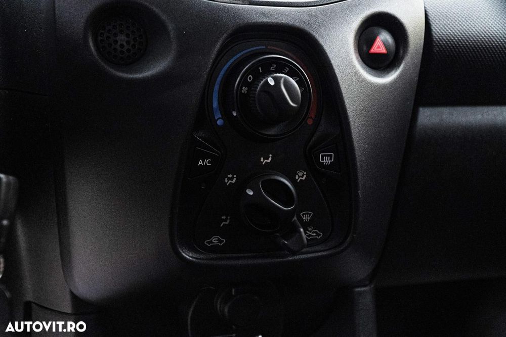 Toyota Aygo 1.0 VVY-I 5 usi X-style - 11