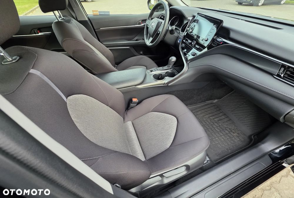 Toyota Camry 2.5 Hybrid Comfort CVT - 12