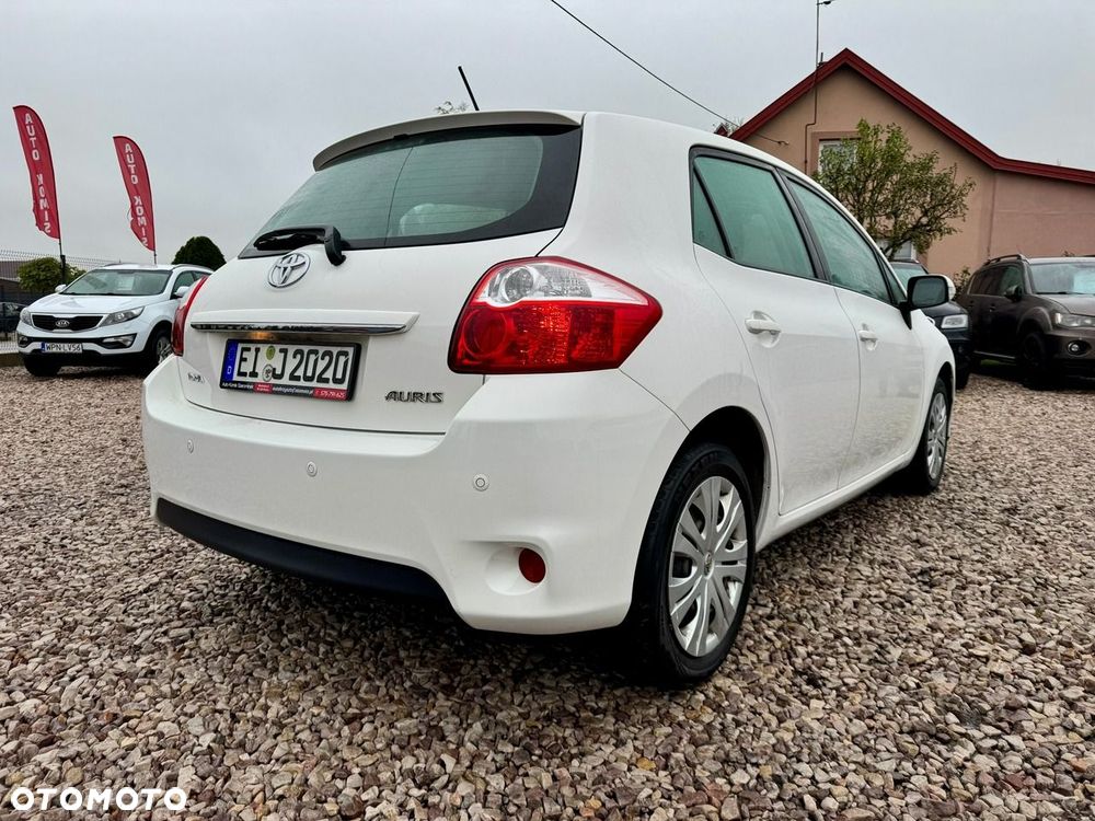 Toyota Auris - 18