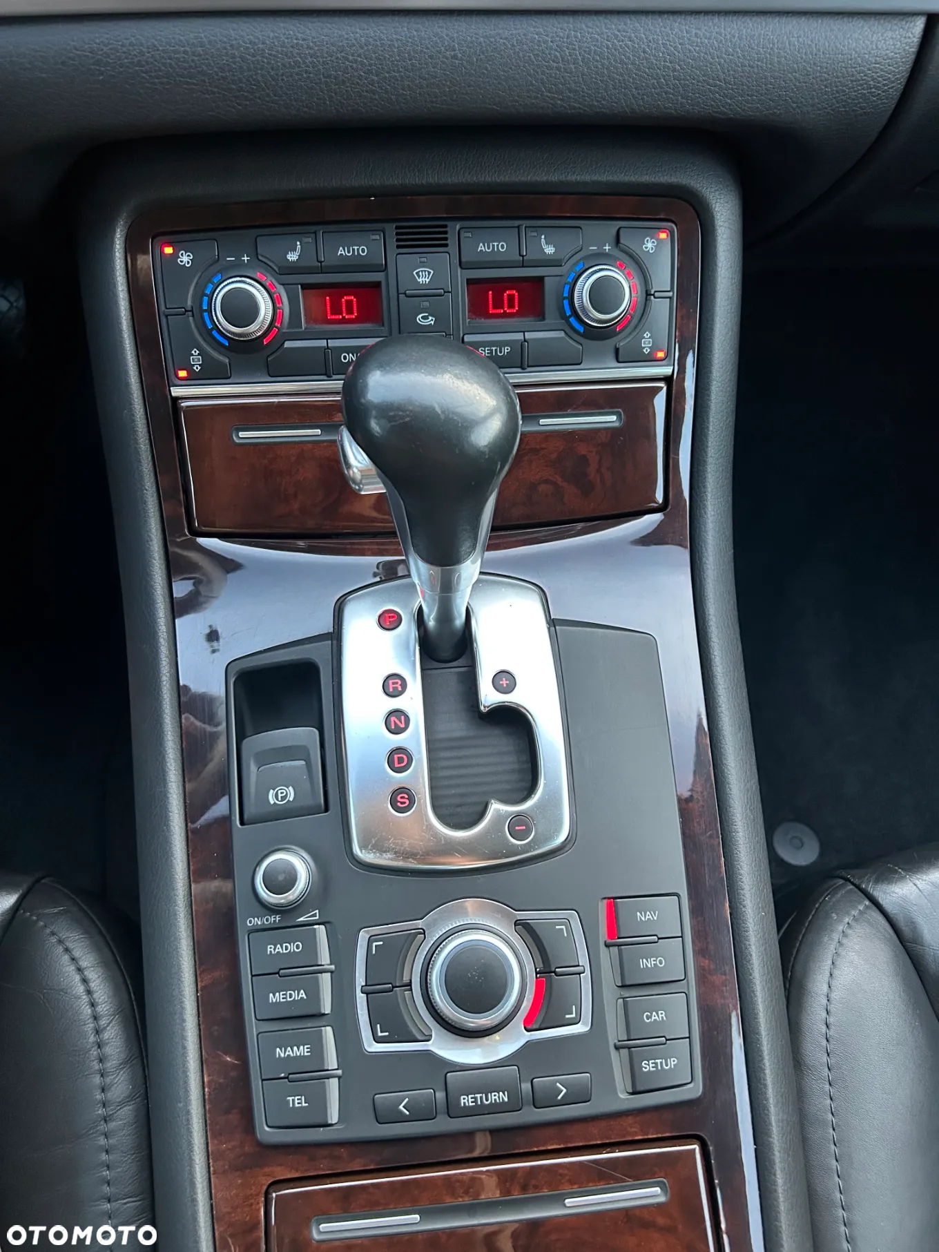 Audi A8 4.2 FSI L Quattro - 38