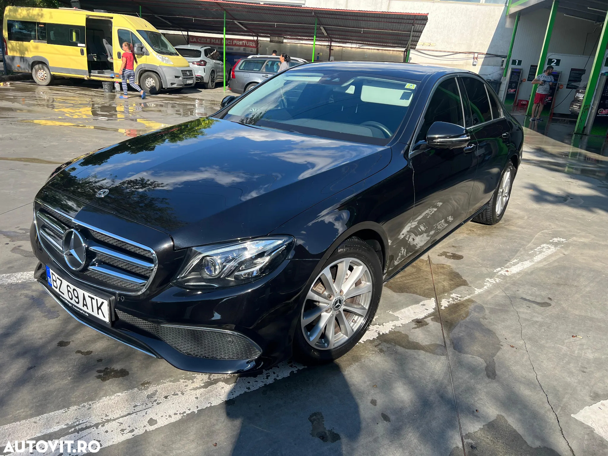 Mercedes-Benz E 200 d T 9G-TRONIC - 13