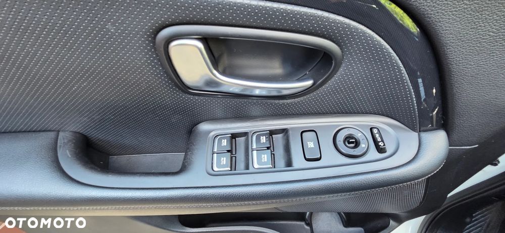 Kia Carens 1.7 CRDi Edition 7 - 14